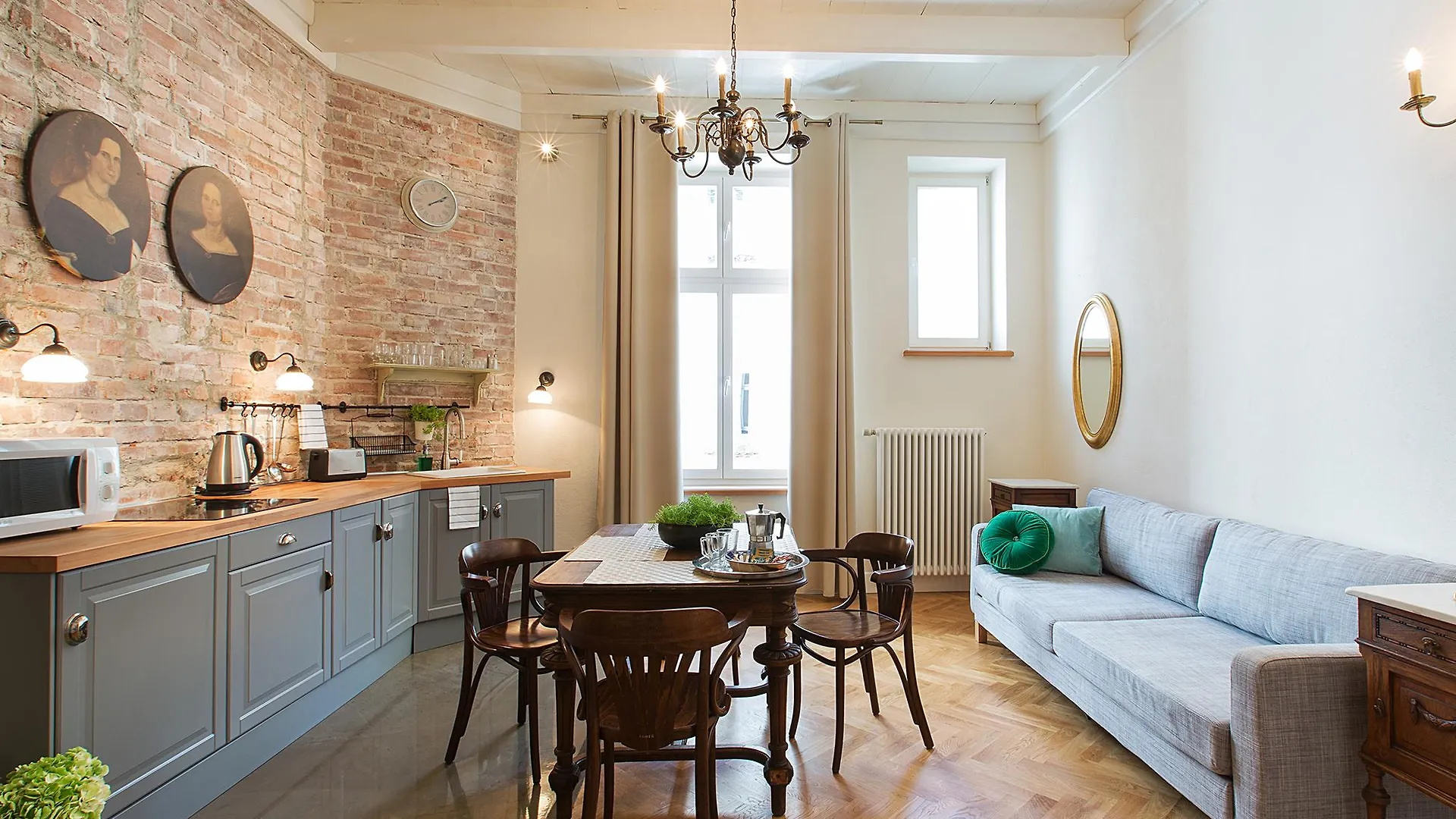 קרקוב Antique Apartments Plac Szczepanski 3*,