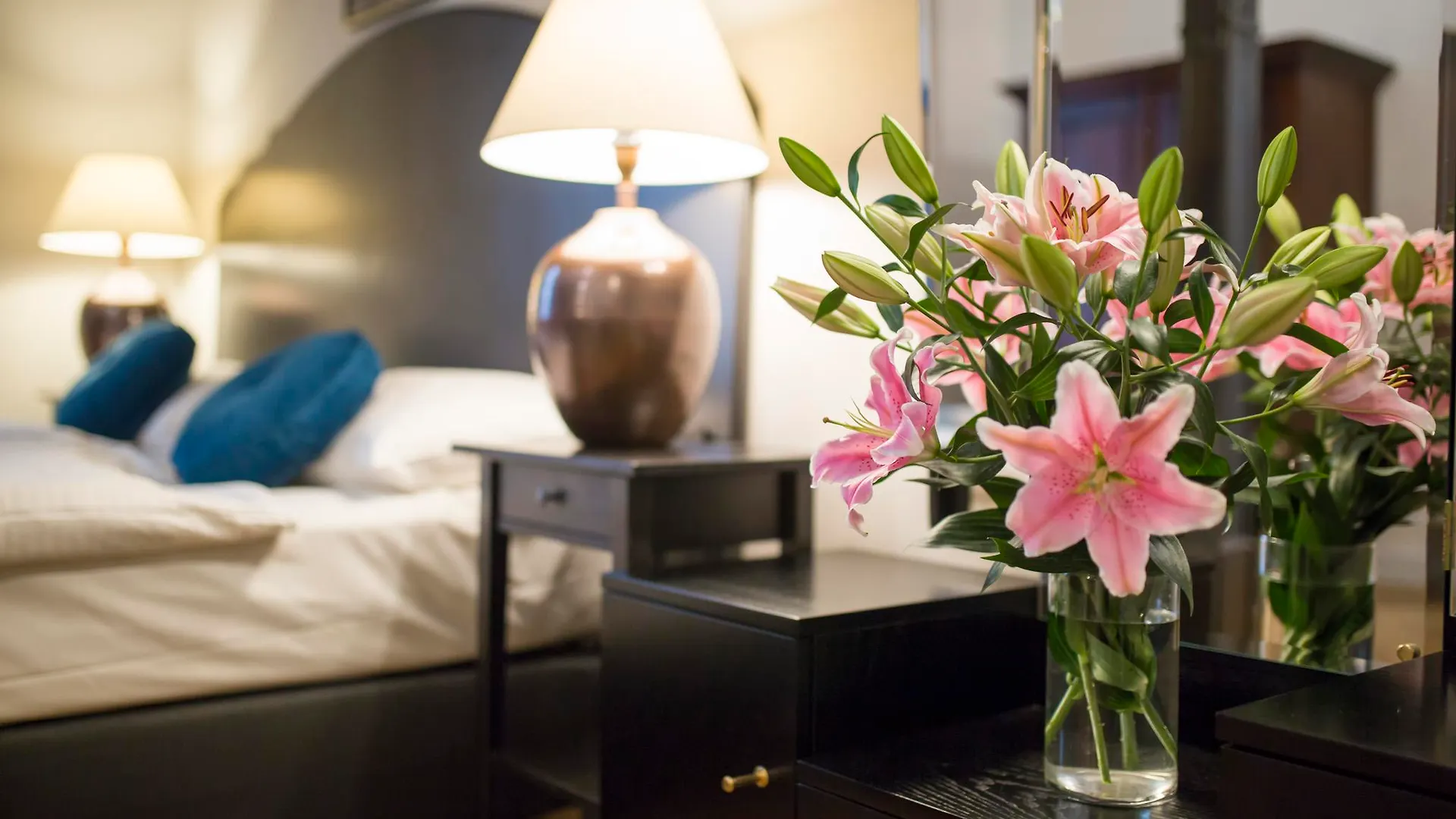 קרקוב Antique Apartments Plac Szczepanski מלון דירות