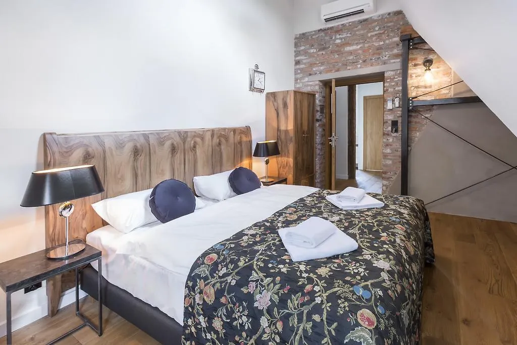 קרקוב Antique Apartments Plac Szczepanski מלון דירות