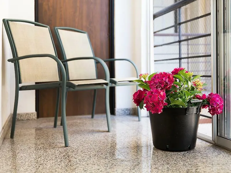 קרקוב Antique Apartments Plac Szczepanski 3*,