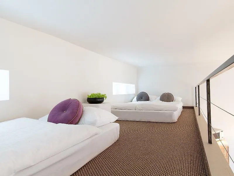 קרקוב Antique Apartments Plac Szczepanski 3*,